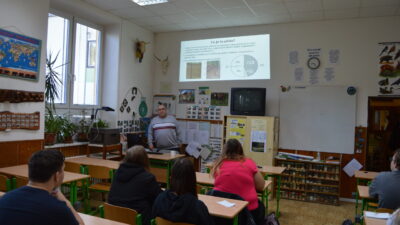 Přednáška odborníka z praxe na téma: Biologie půdy.